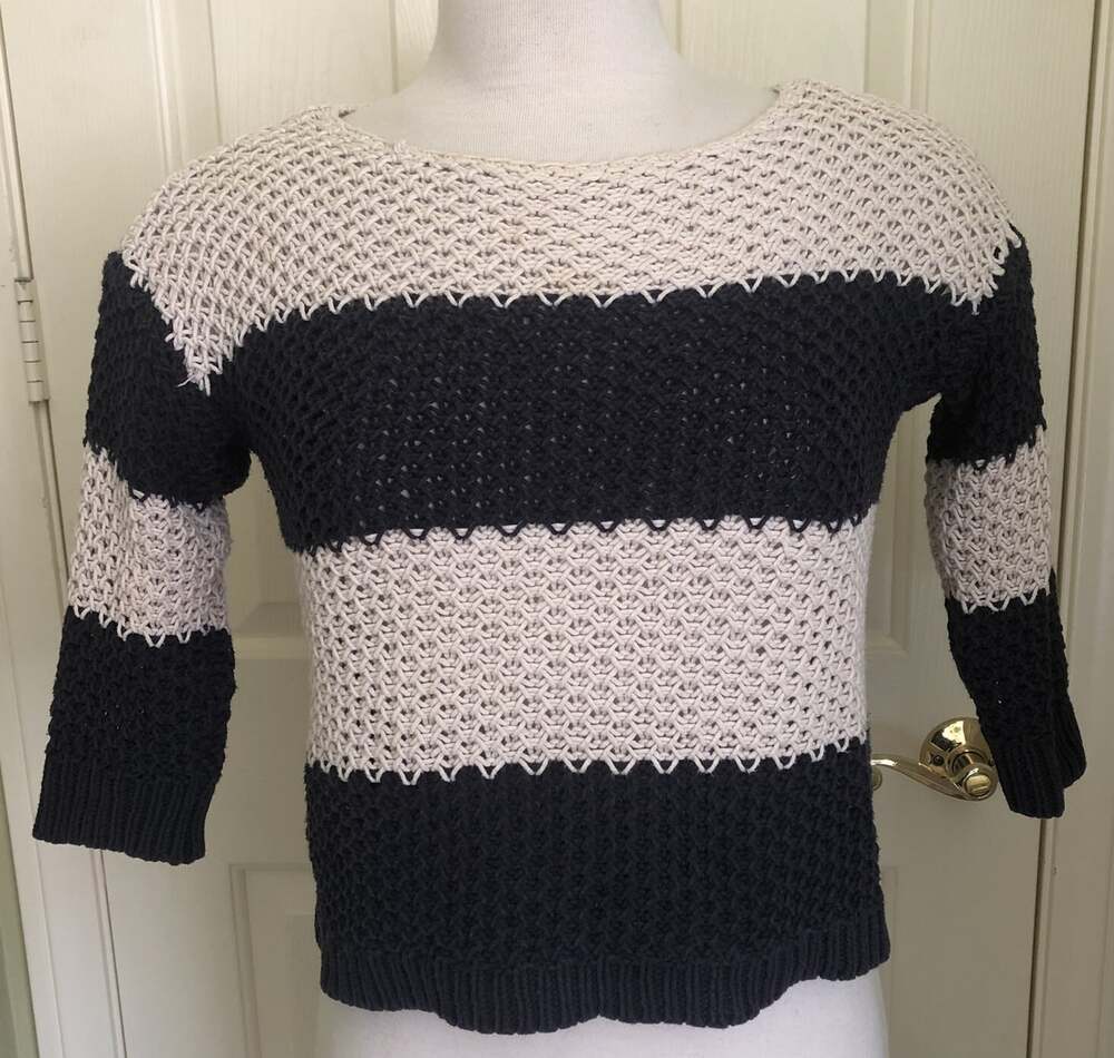 Ann Taylor LOFT Coquette Balletcore Cottagecore Striped Crop Sweater Size Small